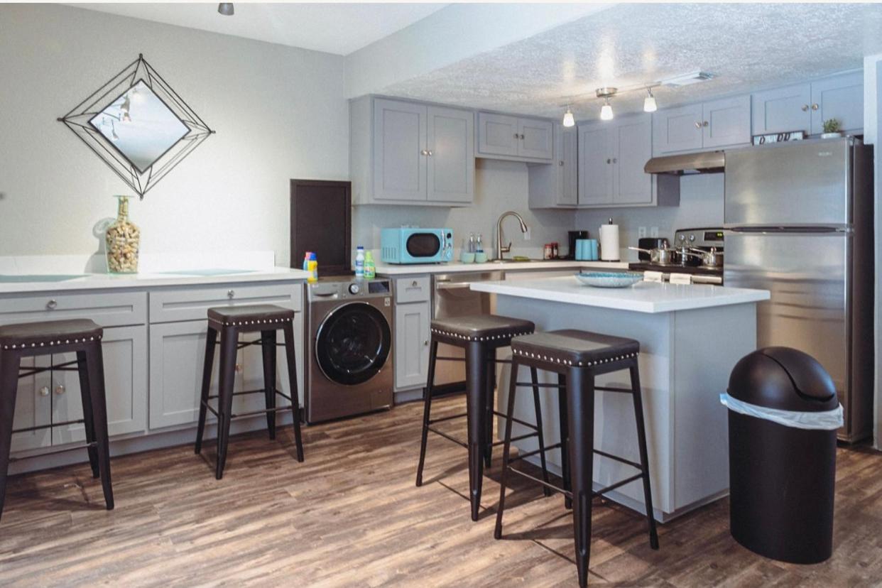 Premium Styled 2 Bedroom Apt In The Heart Of The Heights Хюстън Екстериор снимка